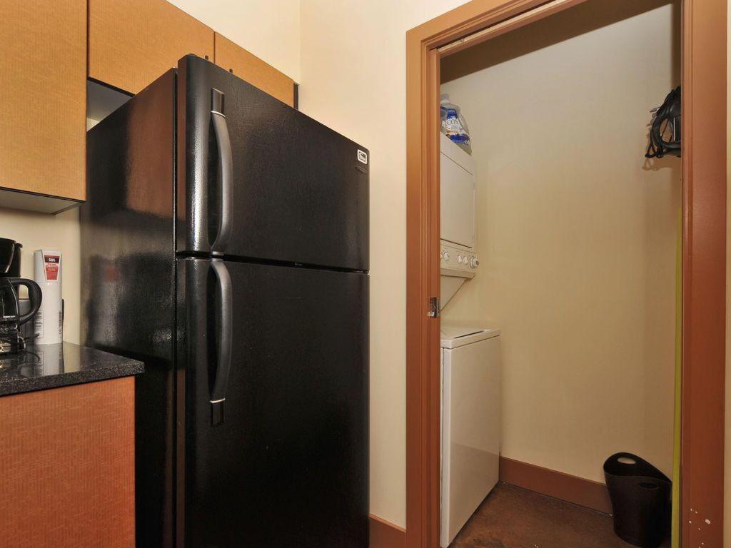 Gorgeous Luxury 2 Bedroom 2 Bath Condo In Old Town Victoria Exterior photo