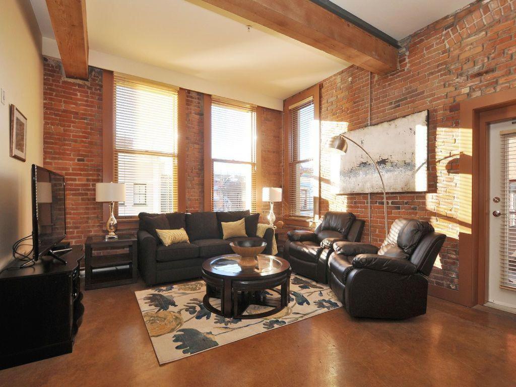 Gorgeous Luxury 2 Bedroom 2 Bath Condo In Old Town Victoria Exterior photo