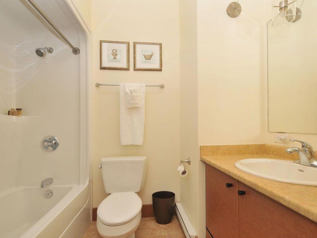 Gorgeous Luxury 2 Bedroom 2 Bath Condo In Old Town Victoria Exterior photo